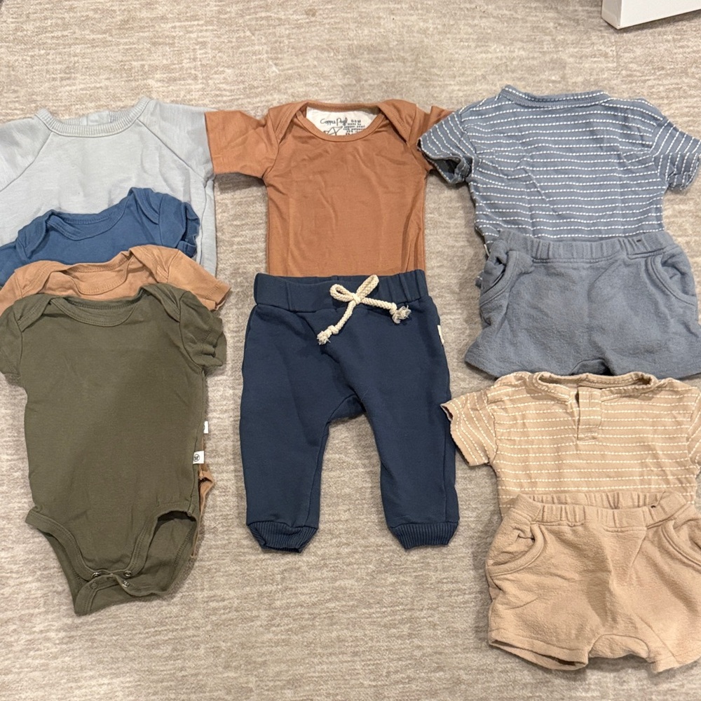 Organic Cotton 0-3M onesies & bottoms